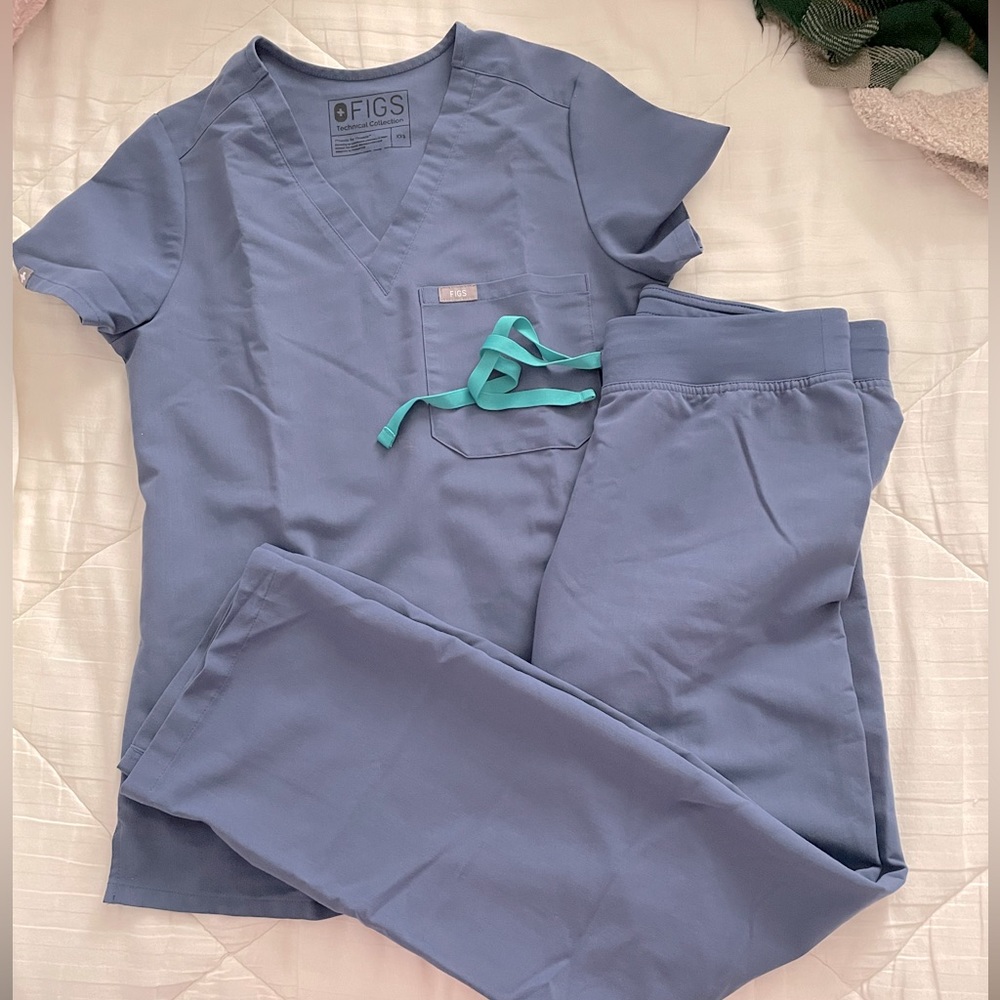 Figs Catarina One Pocket Scrub Top XXS & Livingston Basic Scrub Pant XS Petite